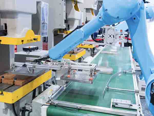 Industrial robot with conveyor in manufacture factory,Smart fact Cablaggio-quadri-bordo-macchina-mantova
