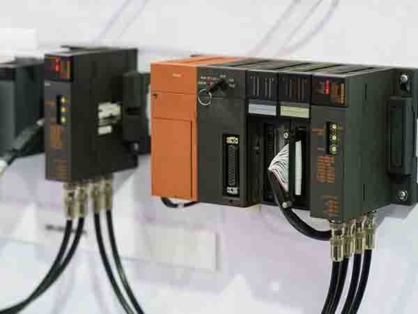 high technology Industrial Machine control by PLC programing log Realizzazione-impianti-elettrici